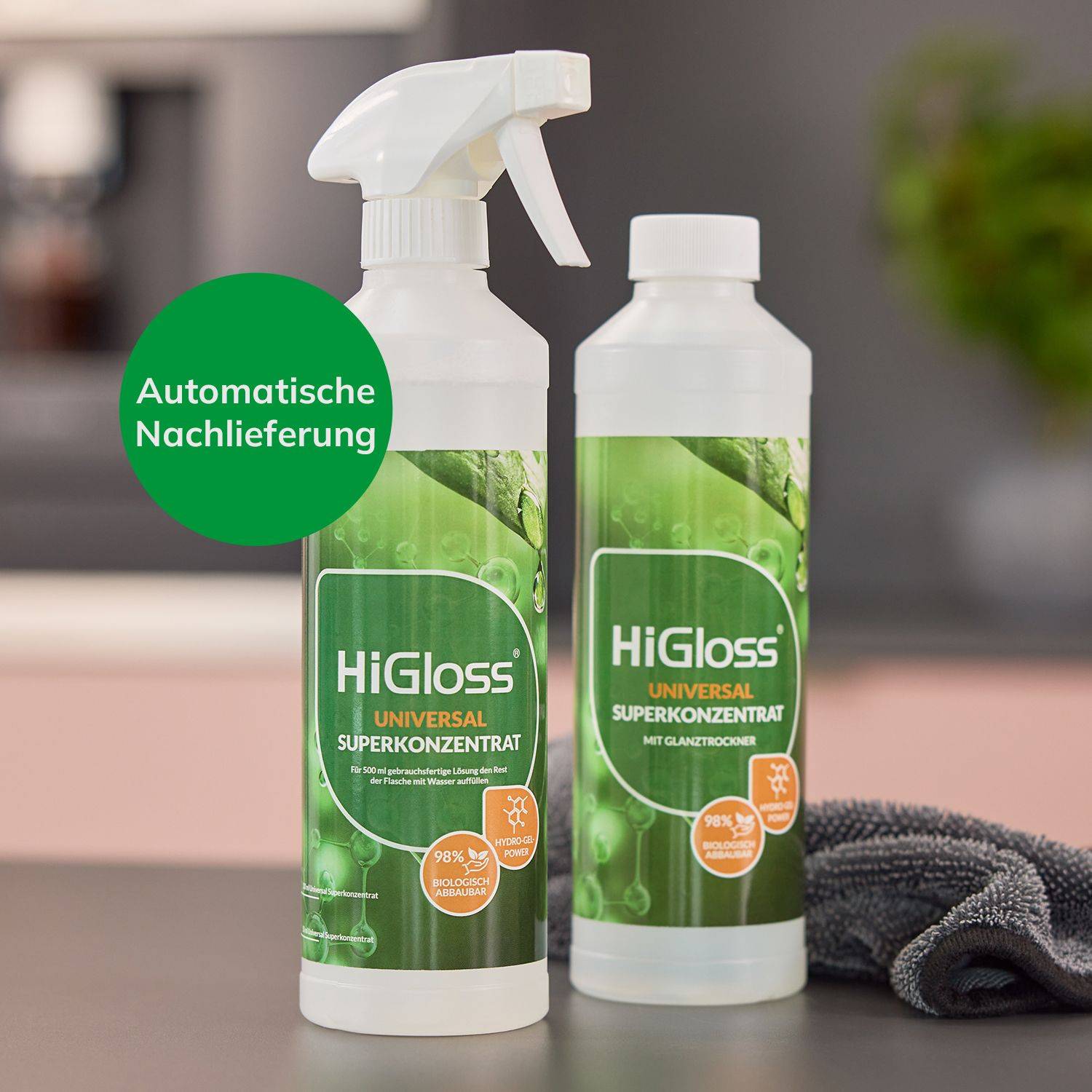 Zwei Flaschen HiGloss Universal Superkonzentrat Reinigungsmittel mit Text 'Automatische Nachlieferung'