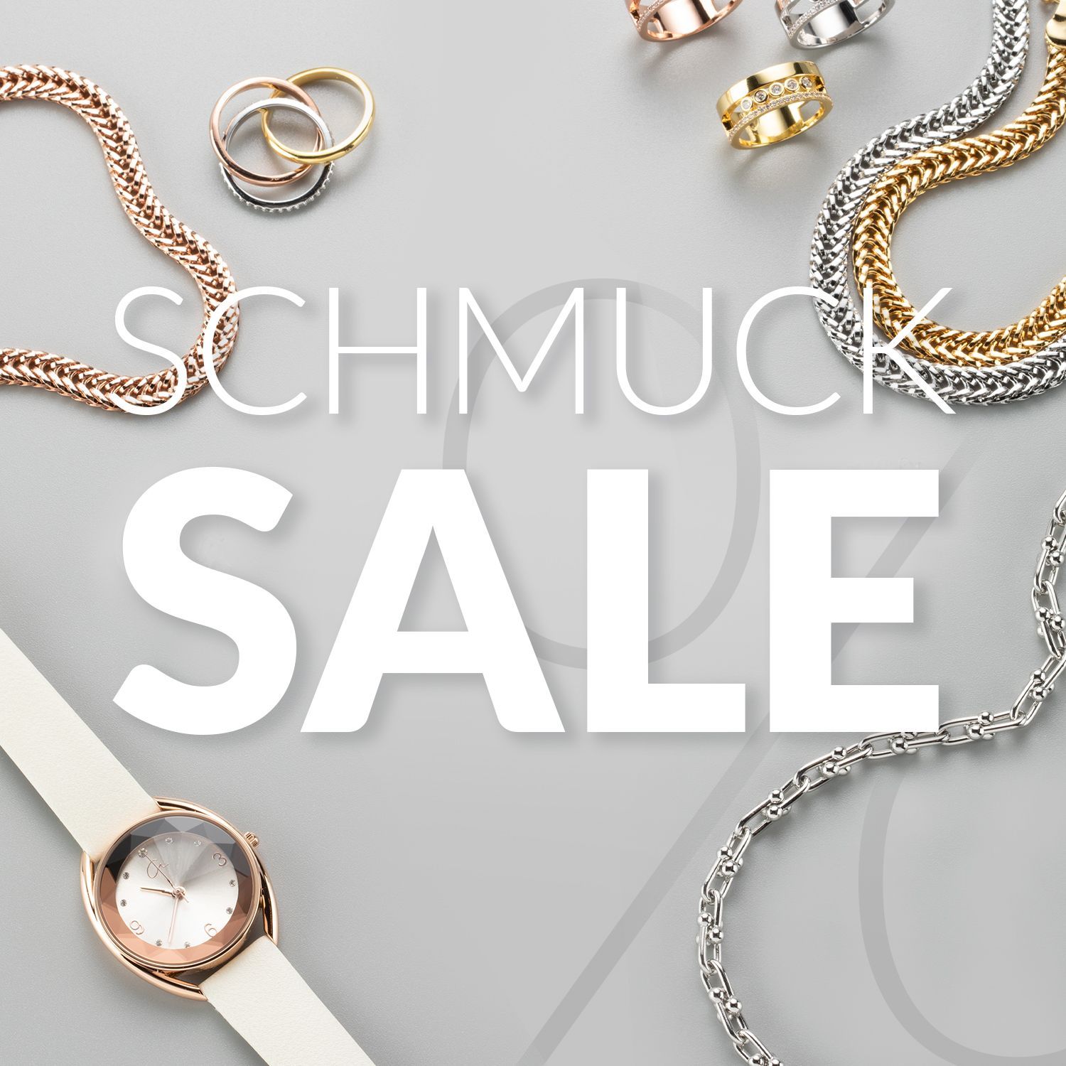 Schmuck Sale Schriftzug mit verschiedenen Halsketten und Ringen in Gold, Silber und Roségold