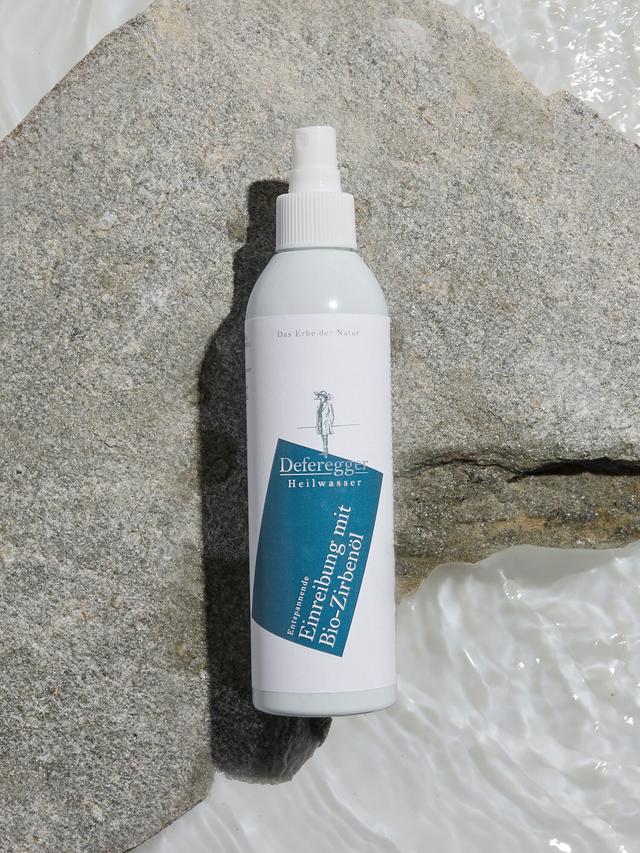 Produktbild von Einreibung mit Bio-Zirbenöl, zur Linderung von Muskel- und Gelenkbeschwerden, 250 ml