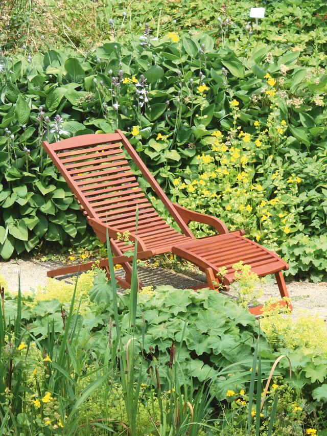 Produktbild von Sonnenliege "Finn" aus 100 % Eukalyptus Holz, bis 100 kg belastbar