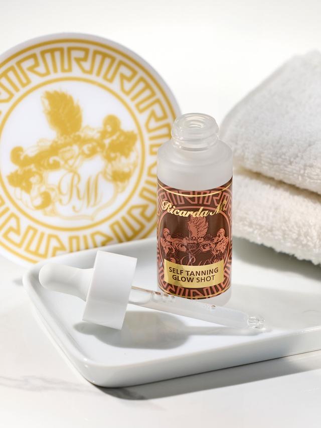 Produktbild von Gesichtsserum & Selbstbräuner "Self Tanning Glow Shot" Hyaluron & DHA, 20 ml