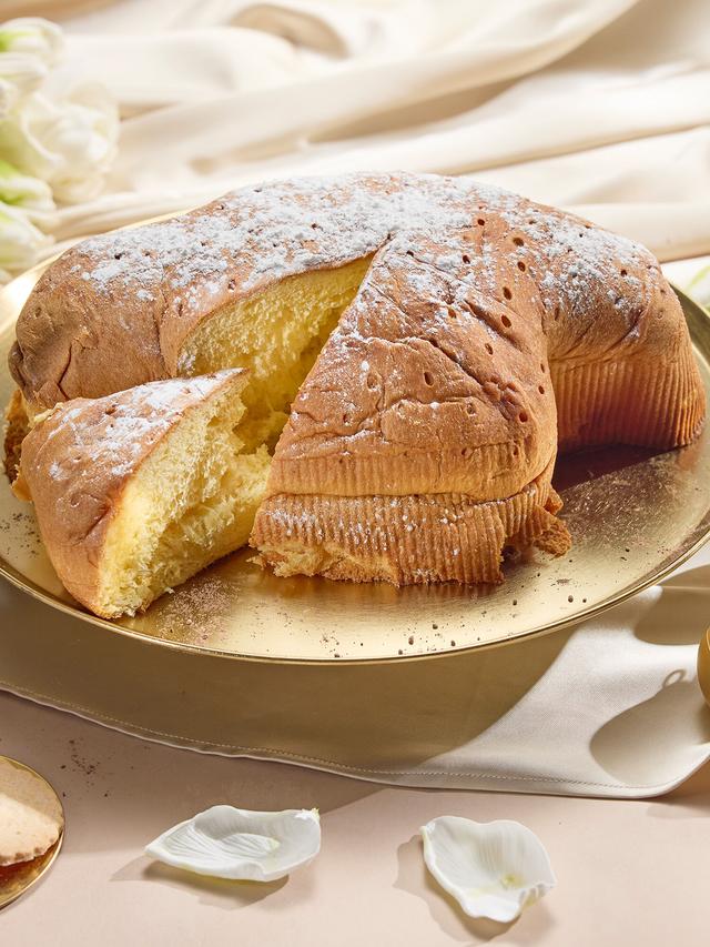 Produktbild von Strano e Nostrano Osterkuchen in Taubenform "COLOMBAÍ" nach traditioneller Art, Limoncello oder Zuppa Inglese, 750 g