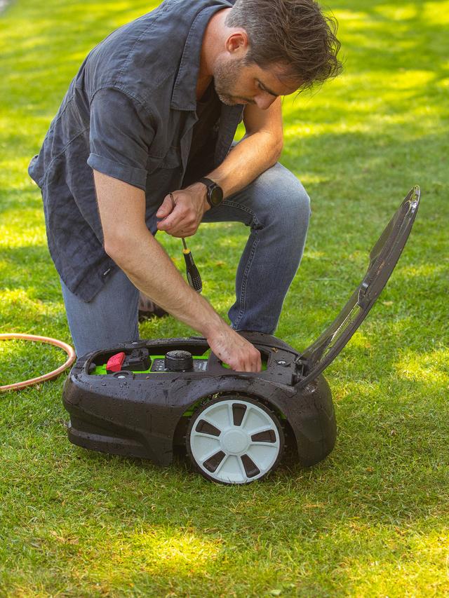 Produktbild von Rasenroboter "Mähroboter 7.0" für 750 m², Mähen & Düngen, 2-in-1, 24 V