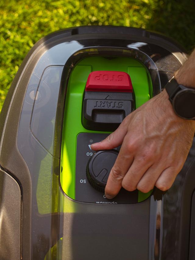 Produktbild von Rasenroboter "Mähroboter 7.0" für 750 m², Mähen & Düngen, 2-in-1, 24 V